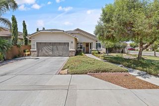 1382 S Wintercrest Avenue, Hanford, CA 93230