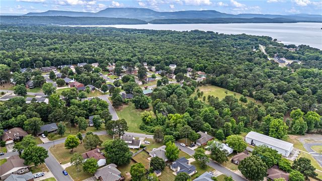 309 Preston Drive, Russellville, AR 72802