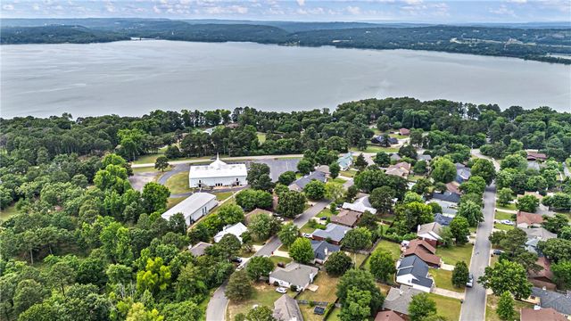 309 Preston Drive, Russellville, AR 72802