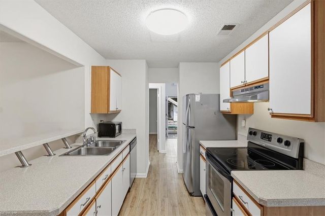 5041 Gatehouse WAY, Virginia Beach, VA 23455