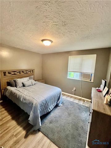 3533 Willow Brook Ln, Toledo, OH 43611