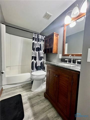 3533 Willow Brook Ln, Toledo, OH 43611