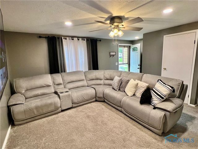 3533 Willow Brook Ln, Toledo, OH 43611