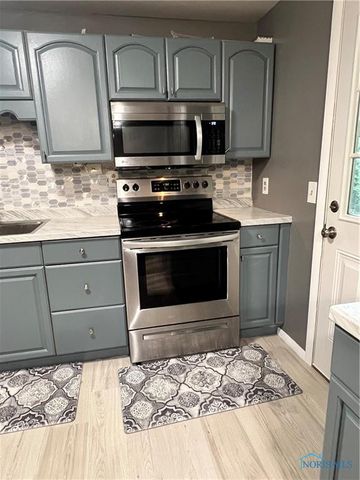 3533 Willow Brook Ln, Toledo, OH 43611