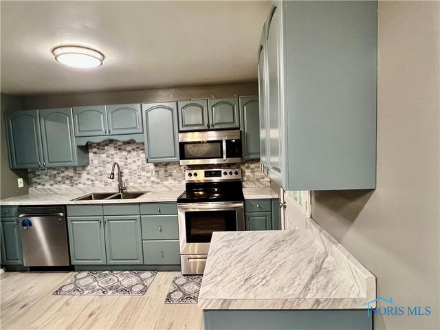 3533 Willow Brook Ln, Toledo, OH 43611