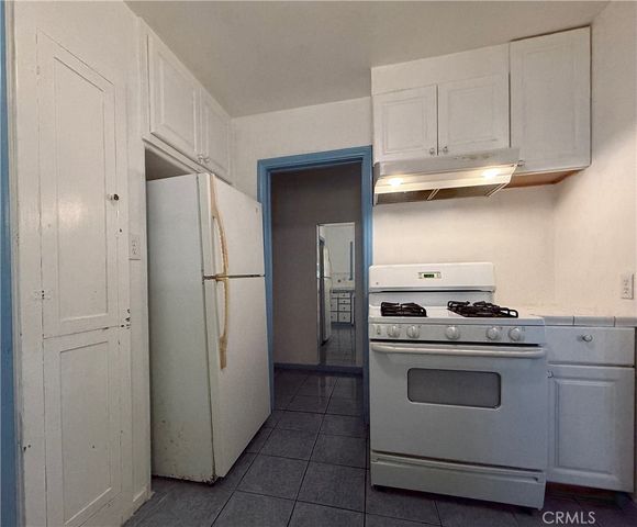 6702 Haas Avenue, Los Angeles, CA 90047