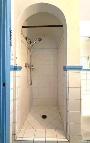 6702 Haas Avenue, Los Angeles, CA 90047