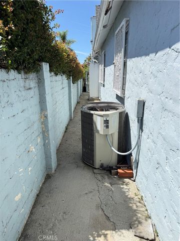 6702 Haas Avenue, Los Angeles, CA 90047