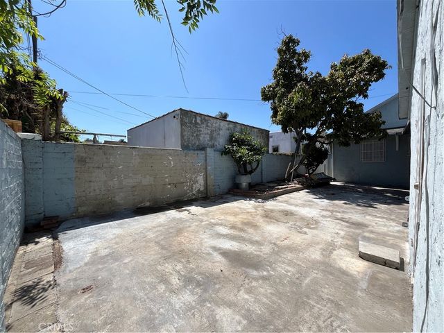 6702 Haas Avenue, Los Angeles, CA 90047