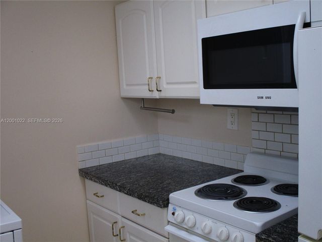 1949 Taylor St 9, Hollywood, FL 33020