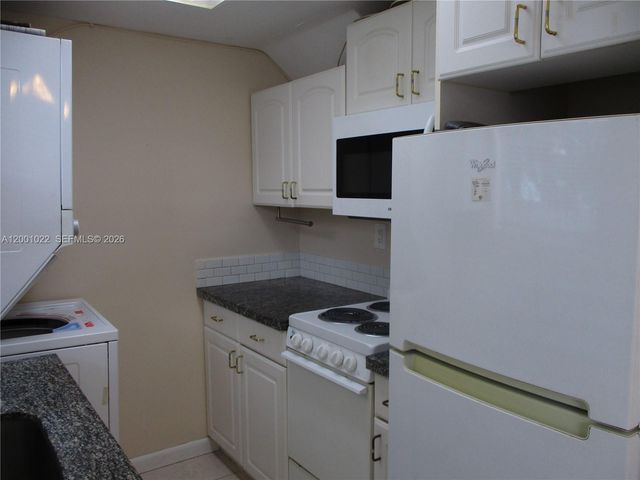 1949 Taylor St 9, Hollywood, FL 33020