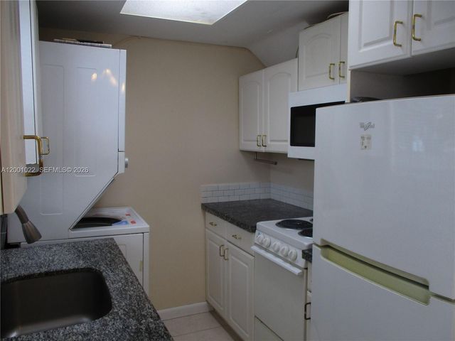 1949 Taylor St 9, Hollywood, FL 33020