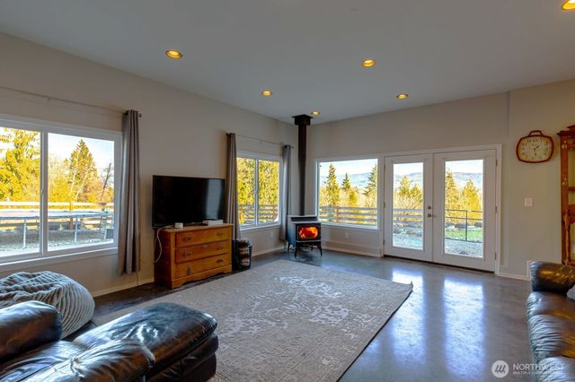 20129 Tveit Road, Arlington, WA 98223