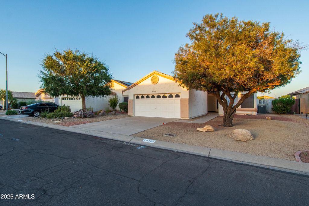 20305 N 105TH Avenue, Peoria, AZ 85382 — photo 2