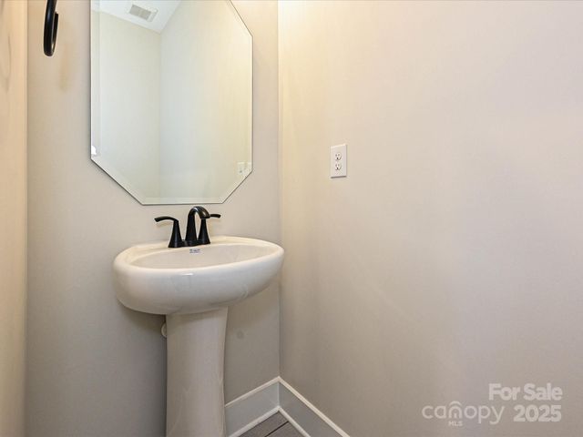 912 Callahan Street EQX1665, Charlotte, NC 28206