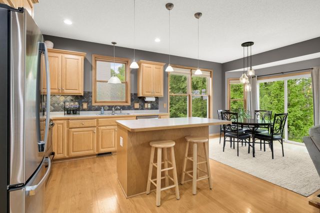 615 Bluff Heights Drive SE, Lonsdale, MN 55046