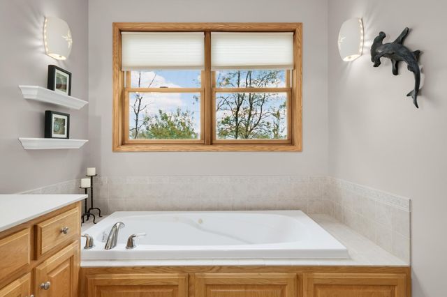 615 Bluff Heights Drive SE, Lonsdale, MN 55046