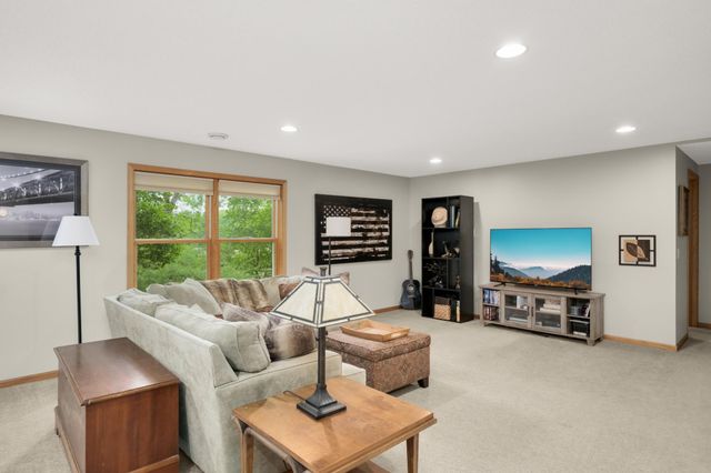 615 Bluff Heights Drive SE, Lonsdale, MN 55046