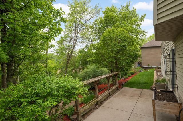 615 Bluff Heights Drive SE, Lonsdale, MN 55046