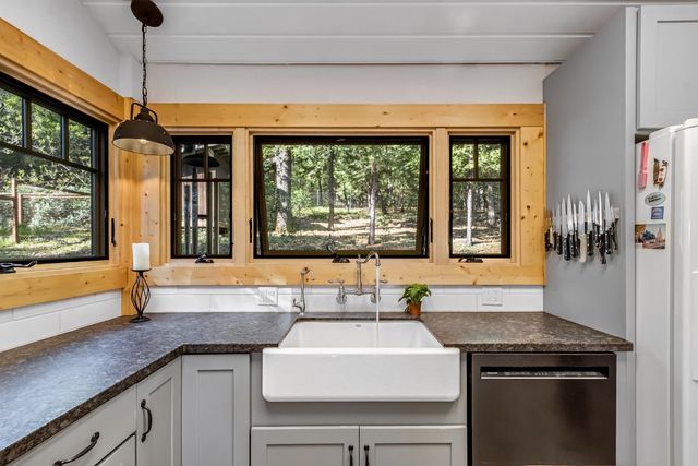 12081 Robust Way, Nevada City, CA 95959