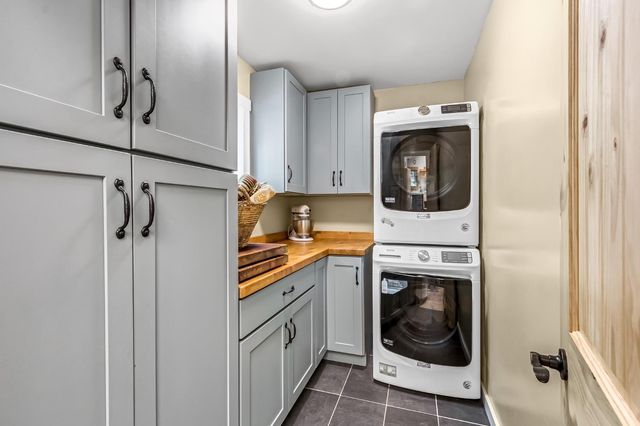 12081 Robust Way, Nevada City, CA 95959