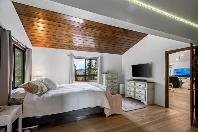 12081 Robust Way, Nevada City, CA 95959