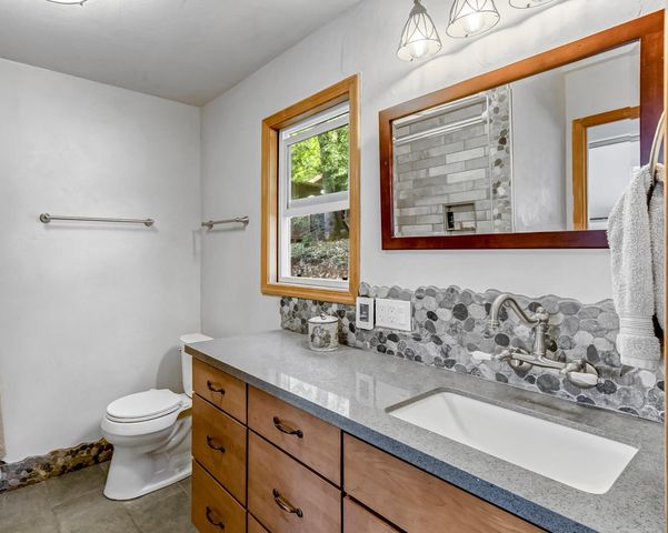 12081 Robust Way, Nevada City, CA 95959