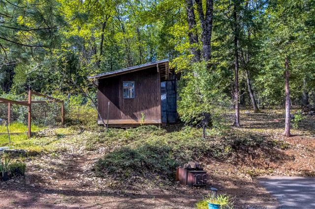 12081 Robust Way, Nevada City, CA 95959