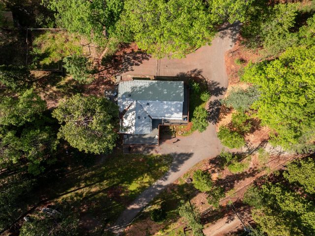 12081 Robust Way, Nevada City, CA 95959