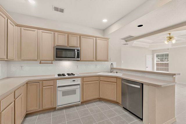 300 Cosbie Drive, Irving, TX 75063