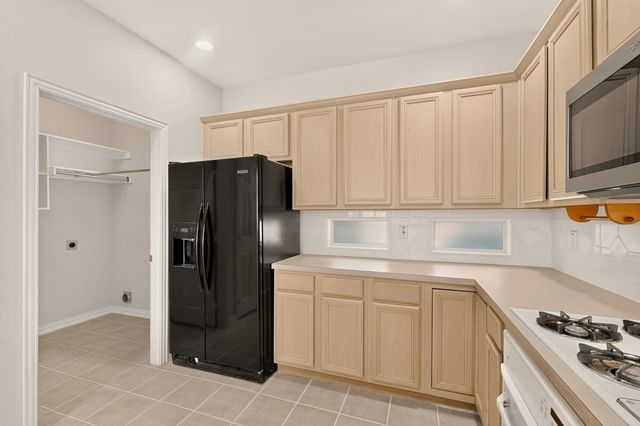 300 Cosbie Drive, Irving, TX 75063