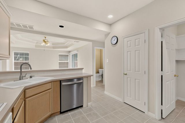 300 Cosbie Drive, Irving, TX 75063