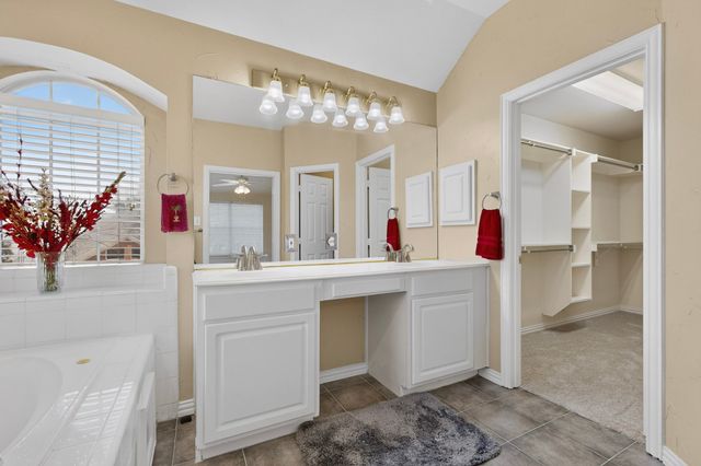 300 Cosbie Drive, Irving, TX 75063