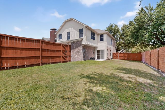300 Cosbie Drive, Irving, TX 75063