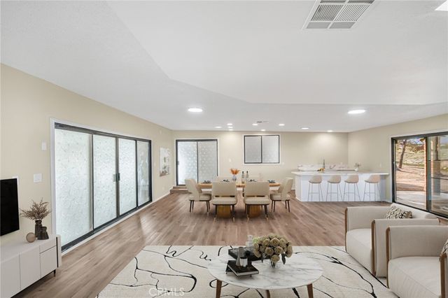 9149 Braceo Street, Oak Hills, CA 92344