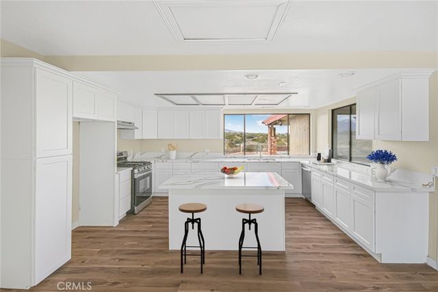 9149 Braceo Street, Oak Hills, CA 92344