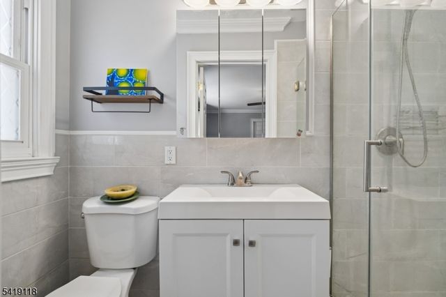 320 Beaufort Ave, Livingston Twp., NJ 07039