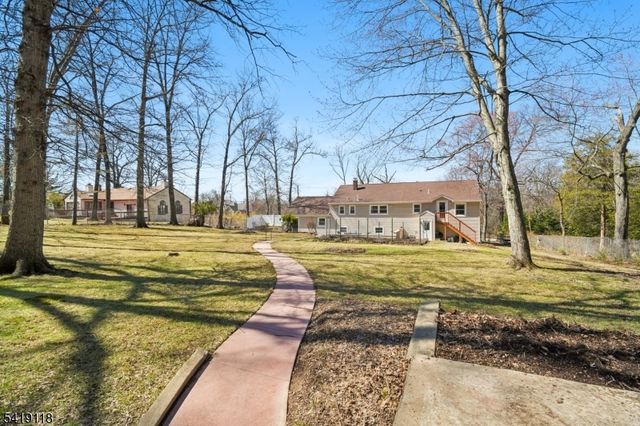 320 Beaufort Ave, Livingston Twp., NJ 07039