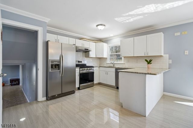 320 Beaufort Ave, Livingston Twp., NJ 07039