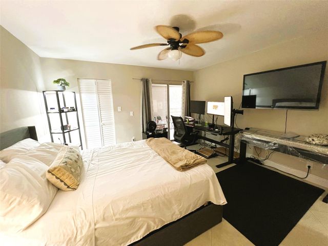 3001 Portofino Isle E-2, Coconut Creek, FL 33066