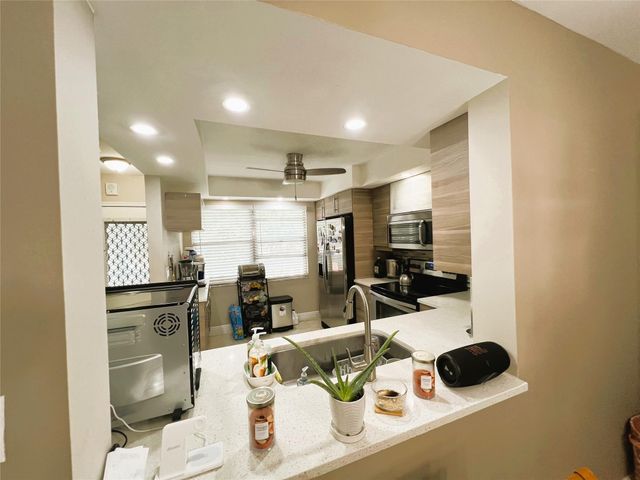 3001 Portofino Isle E-2, Coconut Creek, FL 33066