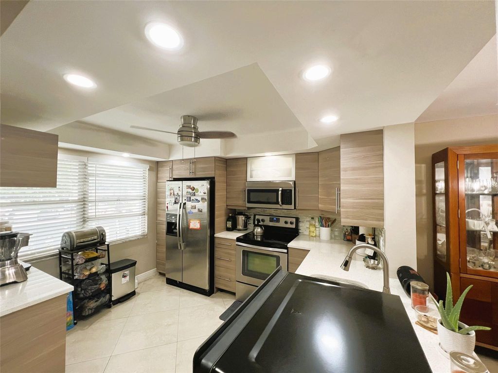 3001 Portofino Isle E-2, Coconut Creek, FL 33066