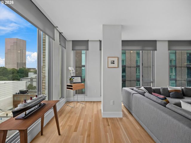 937 Nw GLISAN St 937, Portland, OR 97209