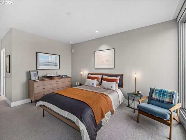 937 Nw GLISAN St 937, Portland, OR 97209
