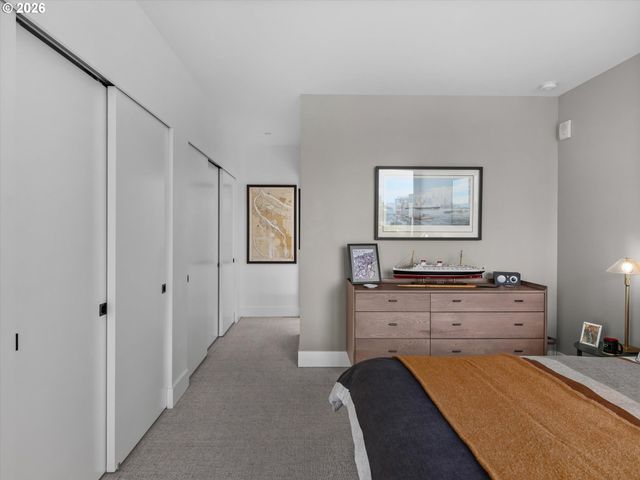 937 Nw GLISAN St 937, Portland, OR 97209