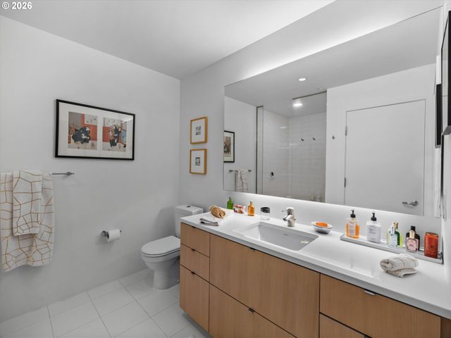 937 Nw GLISAN St 937, Portland, OR 97209