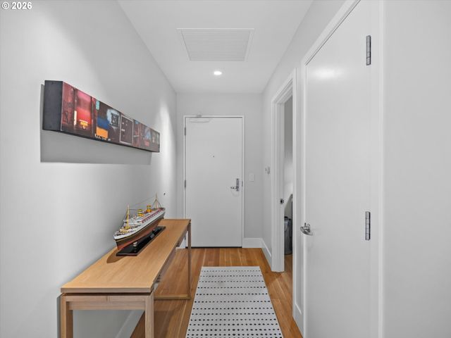 937 Nw GLISAN St 937, Portland, OR 97209