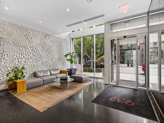 937 Nw GLISAN St 937, Portland, OR 97209