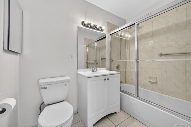 54 School Street 314, Westbury, NY 11590