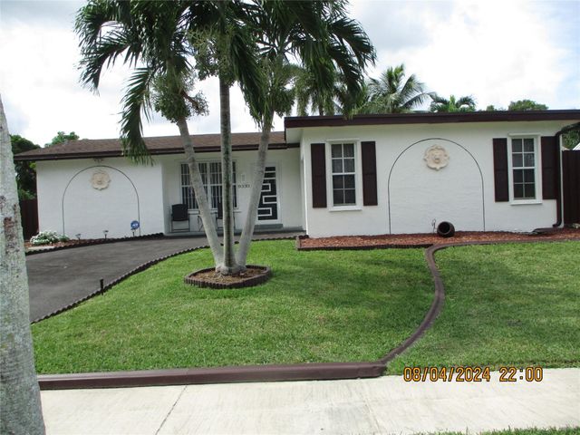 9330 NW 10th Street, Pembroke Pines, FL 33024